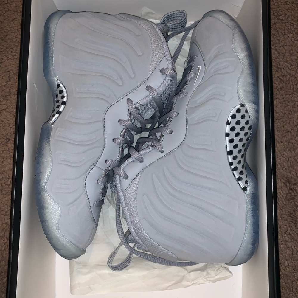 Wolf gray Foams